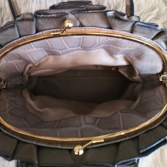 Valentino Crocodile Tan Bag - Picture 8 of 11